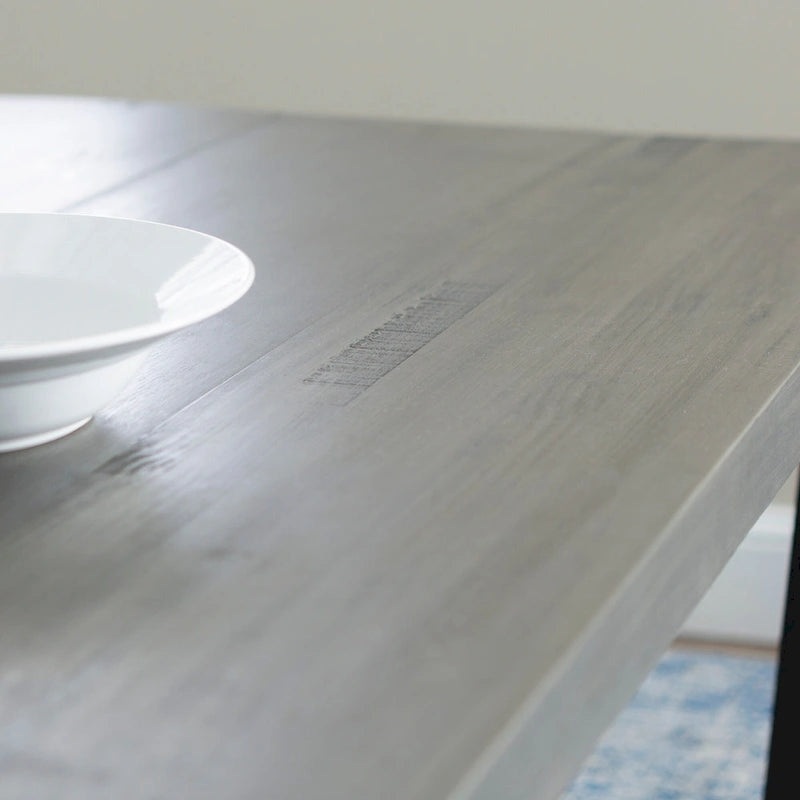 Table de salle à manger rustique en pin massif vieilli, gris/acajou/chêne rustique, de 72 po, avec base à tréteaux - 6 places