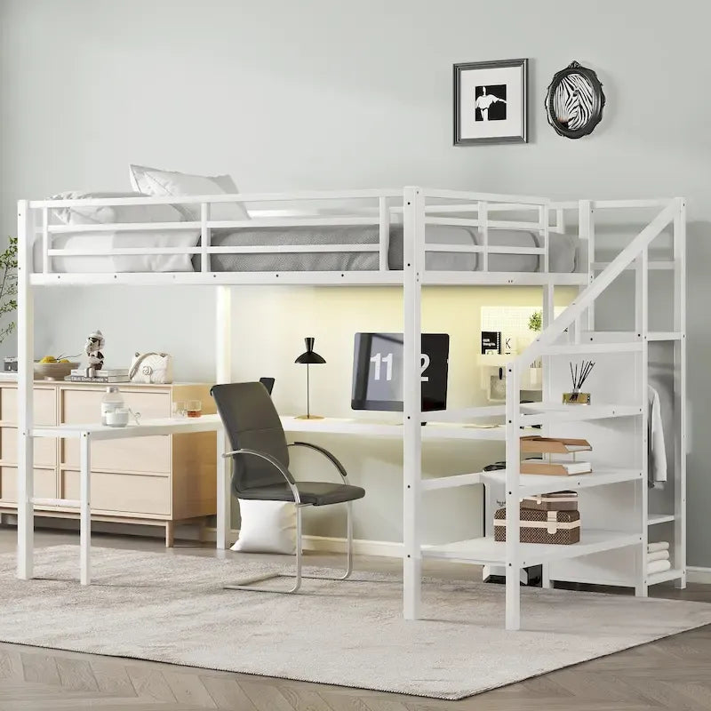 Lit mezzanine Queen blanc cassé avec bureau en L, armoire et bande LED