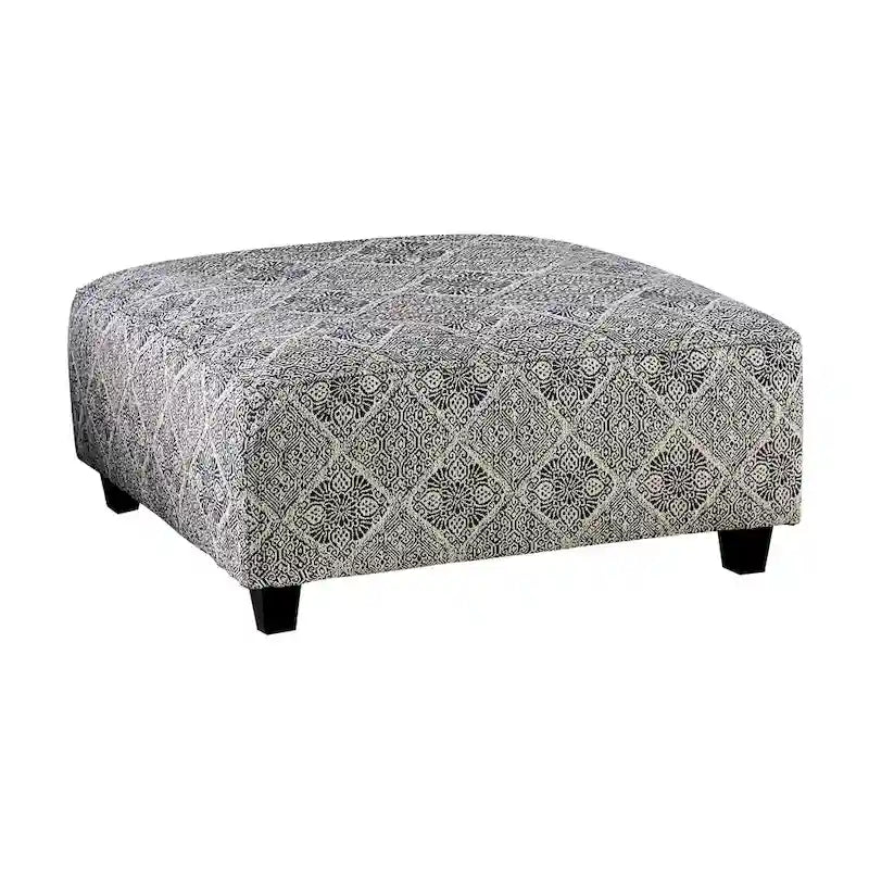 Ottoman de cocktail tapissé motif losanges ivoire/gris avec pieds en bois fuselés – 1 à 2 places