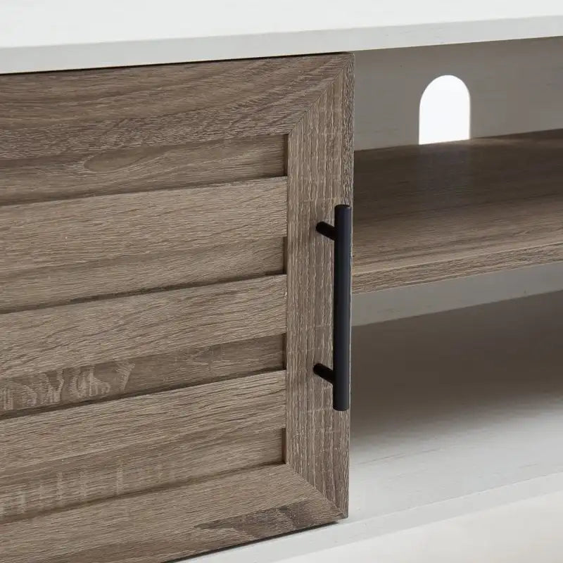 Meuble TV moderne Mid-Century en Blanc cassé/Chêne rustique/Noyer foncé avec rangement fermé - Convient aux téléviseurs jusqu'à 70 po.