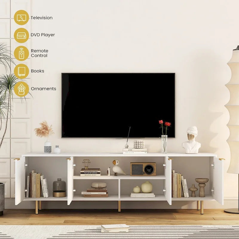 Meuble TV cannelé blanc de 68 po avec rangement à 4 portes et pieds dorés - Convient aux téléviseurs jusqu'à 79 po